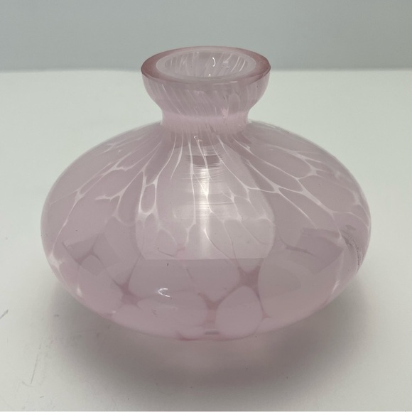 Hand Blown Art Glass Bulbous Pink Speckled Small Vase - Picture 5 of 9
